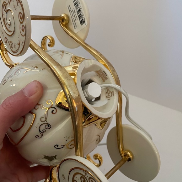 Lenox Cinderella's Lighted Coach Disney Princess Sculpted Pumpkin Gold Trim New - Picture 4 of 10